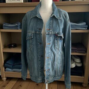 LEVI STRAUSS Women’s Denim Classic Jacket Size XL